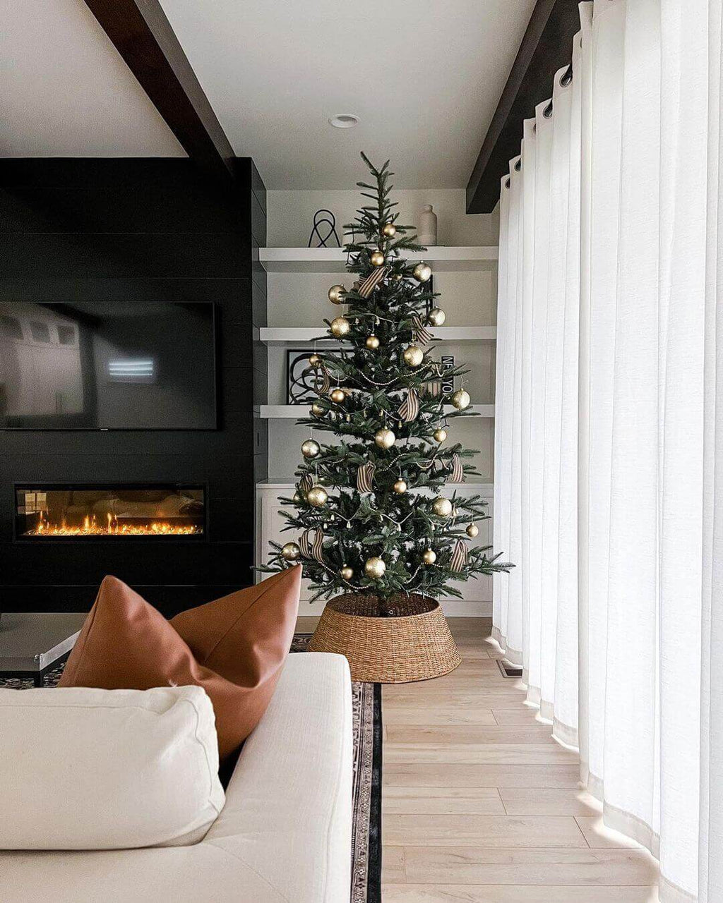 9' King Noble Fir Artificial Christmas Tree Unlit