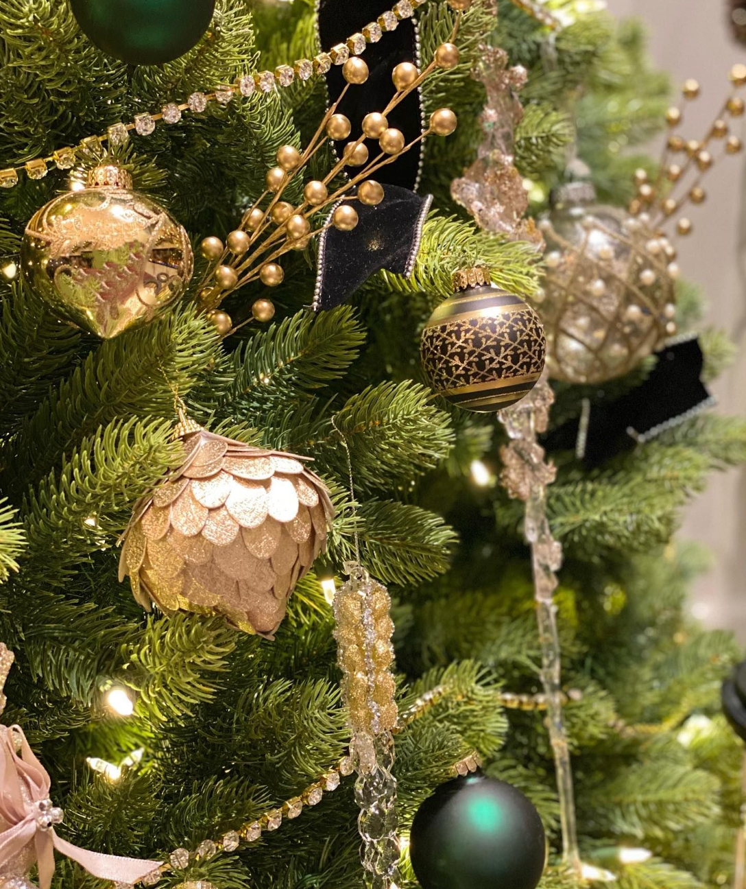 7.5' Royal Fir Artificial Christmas Tree with 1000 Warm White & Multi-Color LED Lights